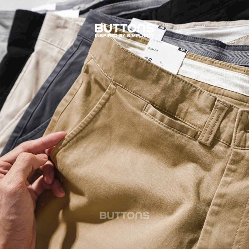 Quần Short Kaki BUTTONS Màu Nâu Form Dáng Regular Vải Kaki Mềm Mịn Mát